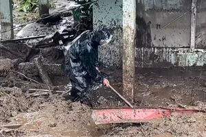 Cheias e deslizamentos de terra deixam dezenas de mortos e centenas de desalojados na Indonésia