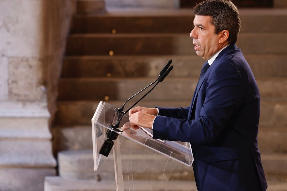 Presidente da Valência demite-se após reconhecer erros na gestão