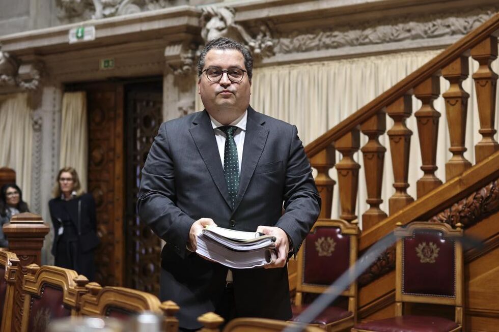 Miranda Sarmento opõe-se ao fim das portagens e alerta para propostas de alteração no Orçamento do Estado para 2026