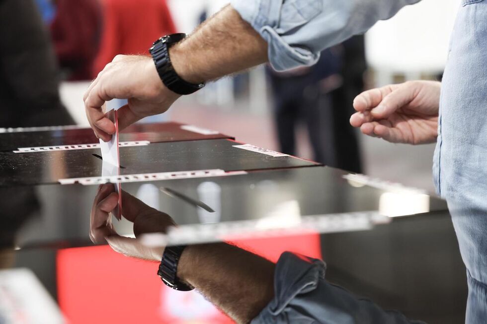 Urnas fechadas no Benfica, votos a serem contados após dia de eleições