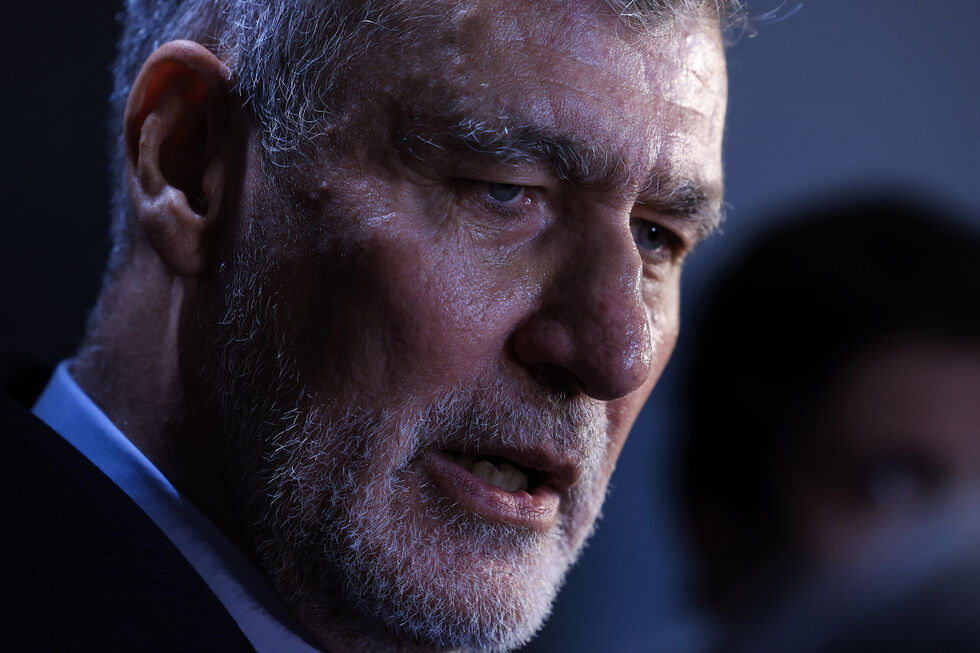 Gouveia e Melo acusa Marcelo de o querer travar, levando-o a candidatar-se a Belém