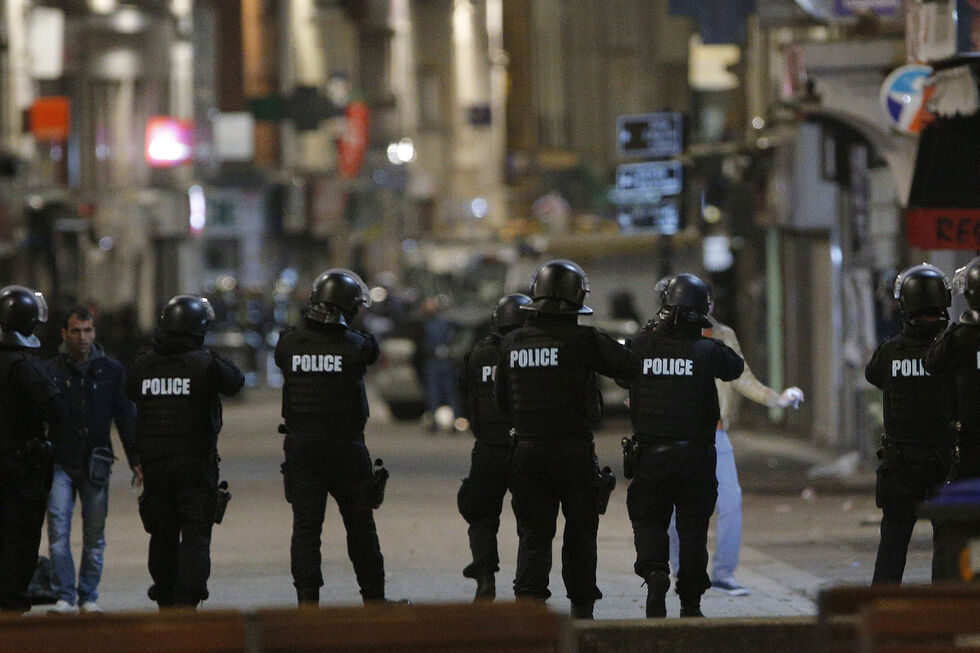 Ameaça de bomba na redação da BFMTV, em França, interrompe emissão e leva à evacuação do edifício