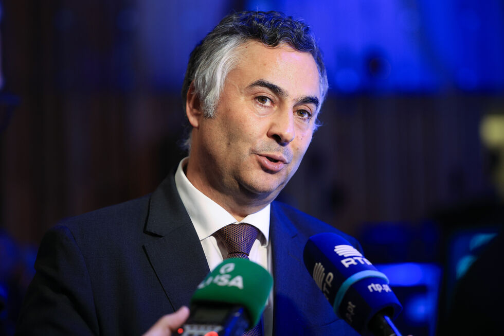 Ministro da Educação, Fernando Alexandre, aborda a falta de computadores nas escolas