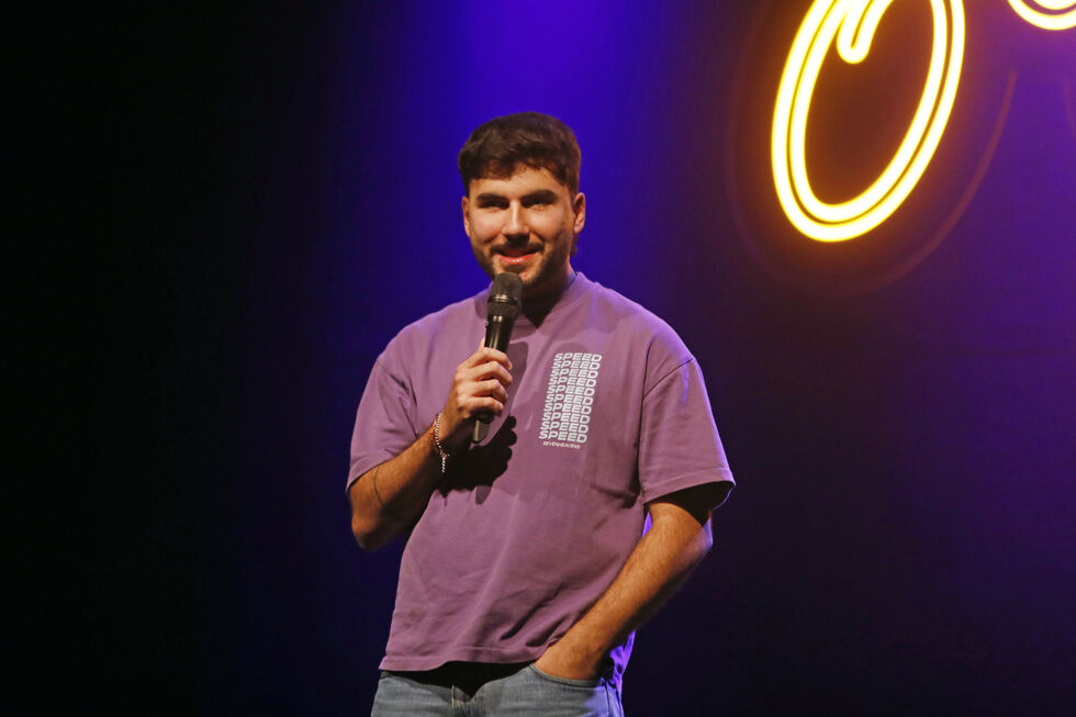 Eduardo Canavez venceu a quarta edição do concurso de stand up comedy da SÁBADO