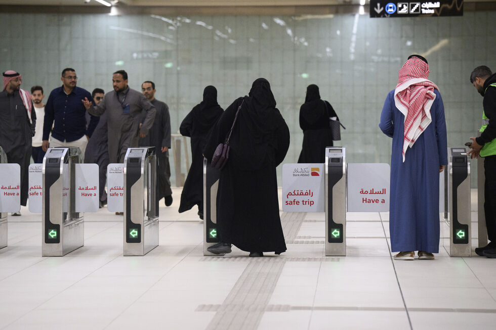 Metro de Riade: Amnistia denuncia abusos contra imigrantes