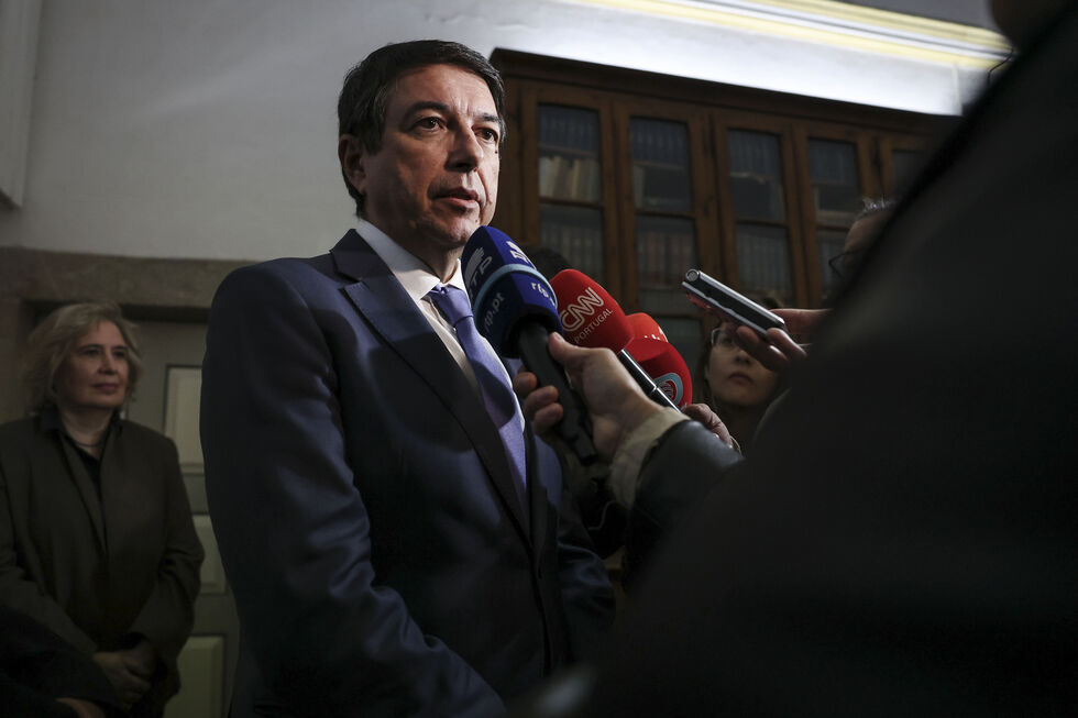 Álvaro Almeida fala sobre vacinas e visita hospital em Évora