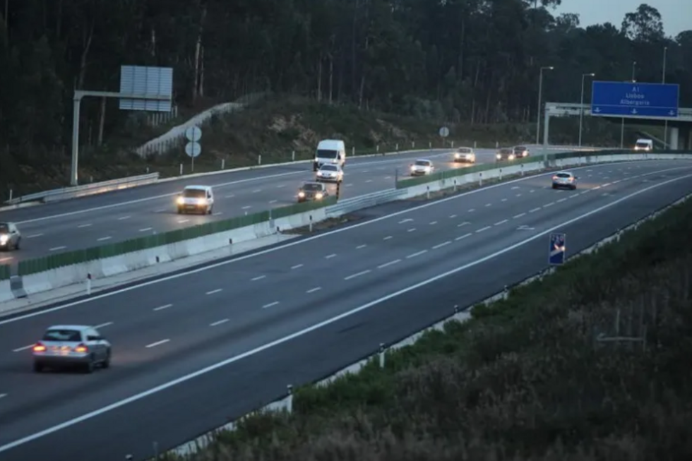 Acidente na A1 está a causar longas filas 