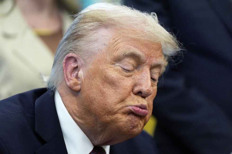 Trump assina projeto de lei para divulgar arquivos do caso de Jeffrey Epstein