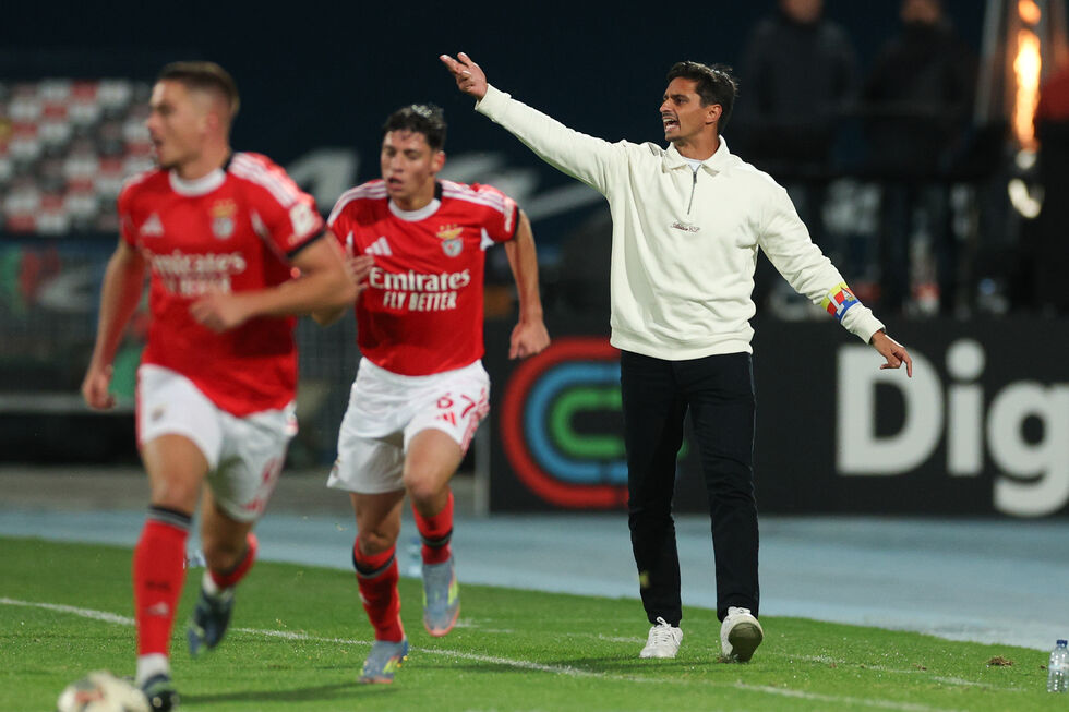 Benfica vence Atlético (2-0) com golos de Richard Rios e Pavlidis no Restelo, avançando para os oitavos da Taça de Portugal