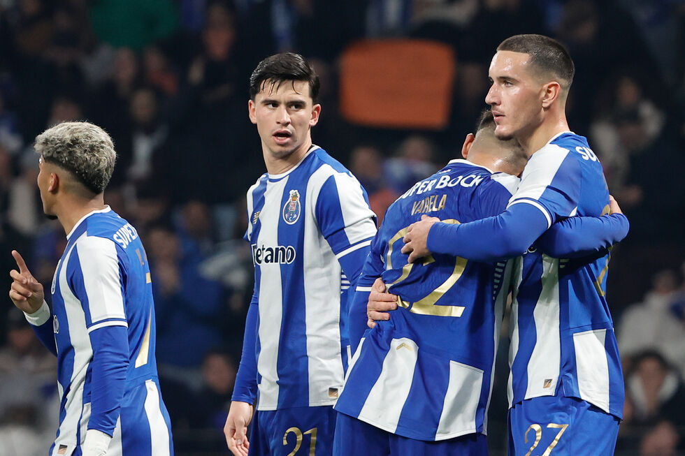 FC Porto vence Sintrense com golos de Borja Sanz, Deniz Gül e Rodrigo Mora