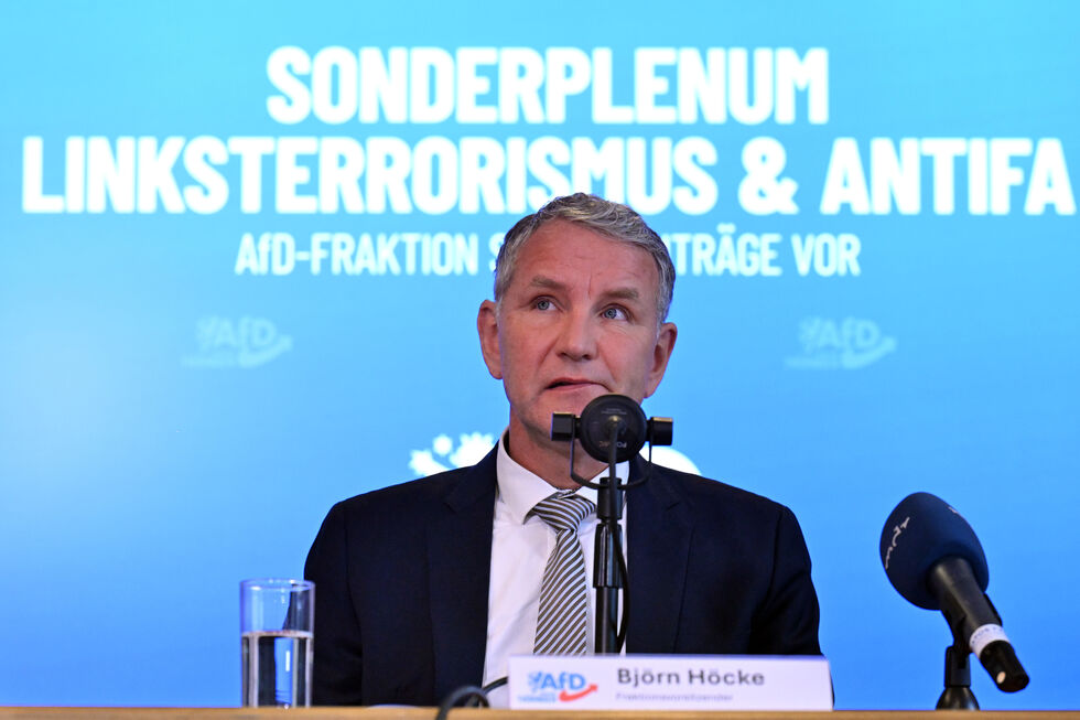 Bjorn Höcke, líder da AfD, ligado à extrema-direita, é condenado por uso de slogans nazis