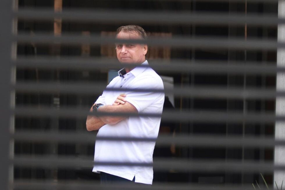 Jair Bolsonaro tentou quebrar a pulseira eletrónica