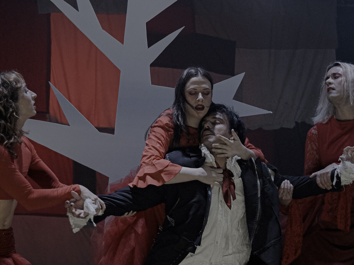 Na lição de raiva de Alice Azevedo há uma criatura que nos pede escuta