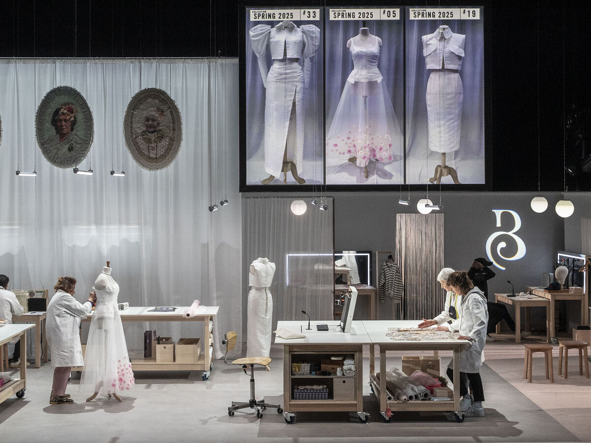 "Lacrima": os invisíveis da moda levados ao palco