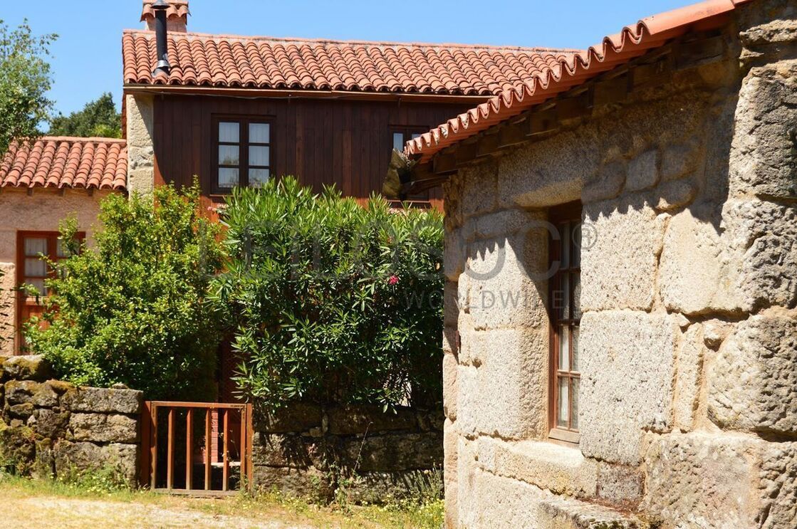 Aldeia histórica de Póvoa Dão, em Viseu, é vendida em leilão por 1,4 milhões após abandono