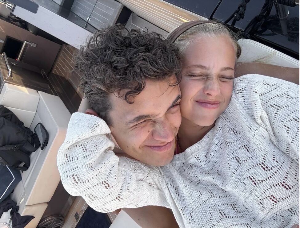 A modelo publicou a primeira selfie com Lando Norris, depois do título