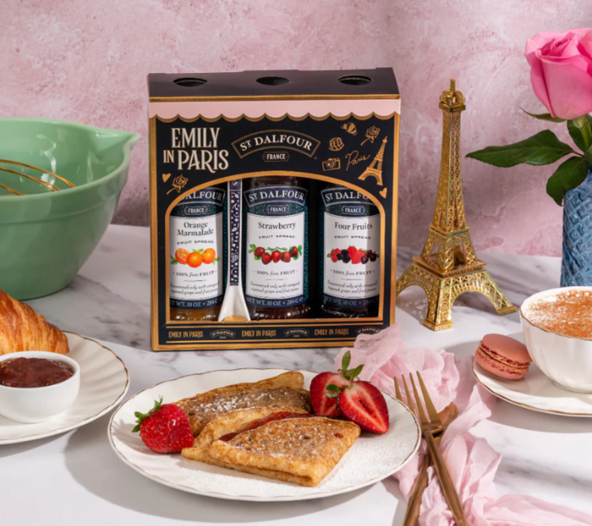 Compotas St. Dalfour edição limitada 'Emily in Paris' com sabores a fruta