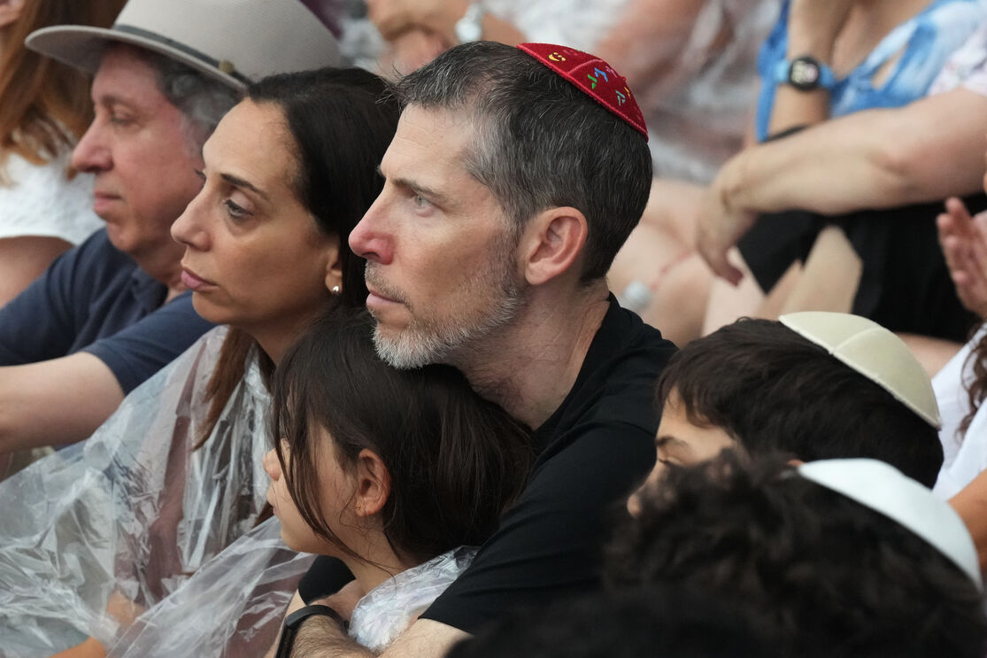 Vigília em Bondi pela vítimas de ataque antissemita na Austrália