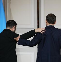 Plano revisto 'parece melhor' mas trabalho continua, afirma Zelensky