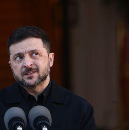 Zelensky conversa por telefone com negociadores de Kiev e enviados dos EUA