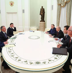 Trump descreve encontro entre enviados dos EUA e Putin como “muito bom”