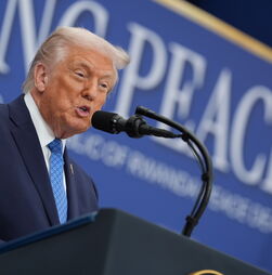 Na falta do Nobel Trump dá o seu nome a um 'Instituto da Paz'