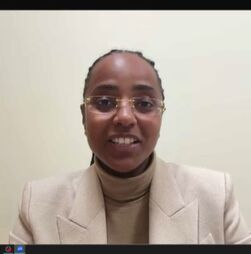 Eva Cruzeiro diz que falsificação de assinatura é “desrespeito” pela Assembleia da República 