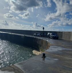 Cinco pessoas arrastadas por onda que galgou muralha do cais do Paul do Mar na Madeira