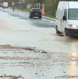 Depressão Bram: Vídeo mostra estrada alagada devido à força da chuva em Fernão Ferro