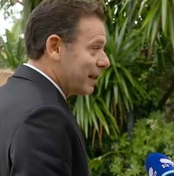 Montenegro assegura que 'o país está a trabalhar' e que a parte que está em greve 'é minoritária'