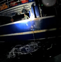 O momento em que a Marinha francesa interceta barco com mais de duas toneladas de cocaína