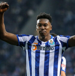 Samu envolve-se em acidente em Gaia e abandona o local antes da chegada das autoridades