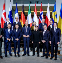 Europeus propõem liderar 'força multinacional' e apoiar exército ucraniano