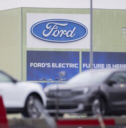 Ford afasta-se dos carros elétricos e assume perda de 19 mil milhões