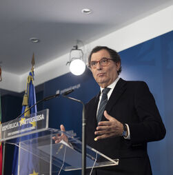 Ministro da Economia admite que Governo tem de 'ajustar as propostas' da reforma laboral