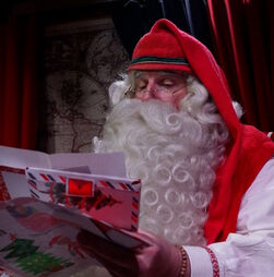 Pai Natal com vida atarefada na Lapónia a poucos dias do Natal 