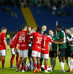 Santa Clara quer anulação de expulsão de Paulo Vitor e áudios do videoárbitro