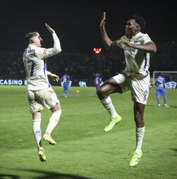 FC Porto segura liderança destacada com vitória folgada em Alverca