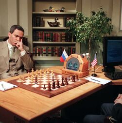 Justiça russa condena à revelia xadrezista Kasparov a prisão