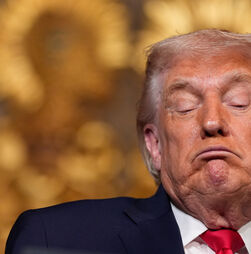 Justiça dos EUA valida taxa de 100 mil dólares a vistos de trabalhadores qualificados