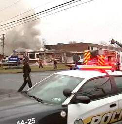 Explosão de gás em lar de idosos na Pensilvânia deixa pessoas presas no interior do edifício 