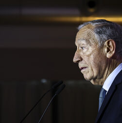 Marcelo critica demora do parlamento em eleger conselheiros de Estado