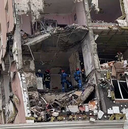 Imagens mostram edifícios danificados em Kiev após ataques russos com mísseis e drones