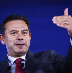 Subida do salário mínimo para 920 euros em 2026 publicada em Diário da República