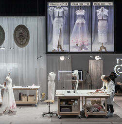 'Lacrima': os invisíveis da moda levados ao palco