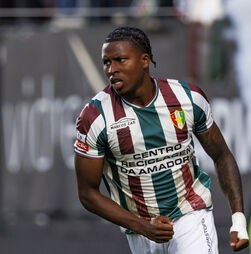 Sidny Lopes Cabral assina contrato com o Benfica até 2030