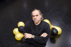 Já com uma longa carreira, o encenador e realizador de 53 anos não tem dúvidas: "Precisamos da ficção para compreender a realidade"