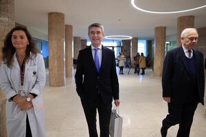 José Luís Carneiro visitou Marcelo Rebelo de Sousa esta manhã no hospital