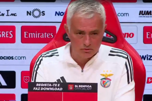 Mourinho e "a fama de ser forreta": "Ferrari? Agora guio um BMW que o Benfica me deu"