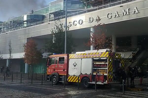 Novas imagens mostram aparato no centro comercial Vasco da Gama após incêndio em restaurante